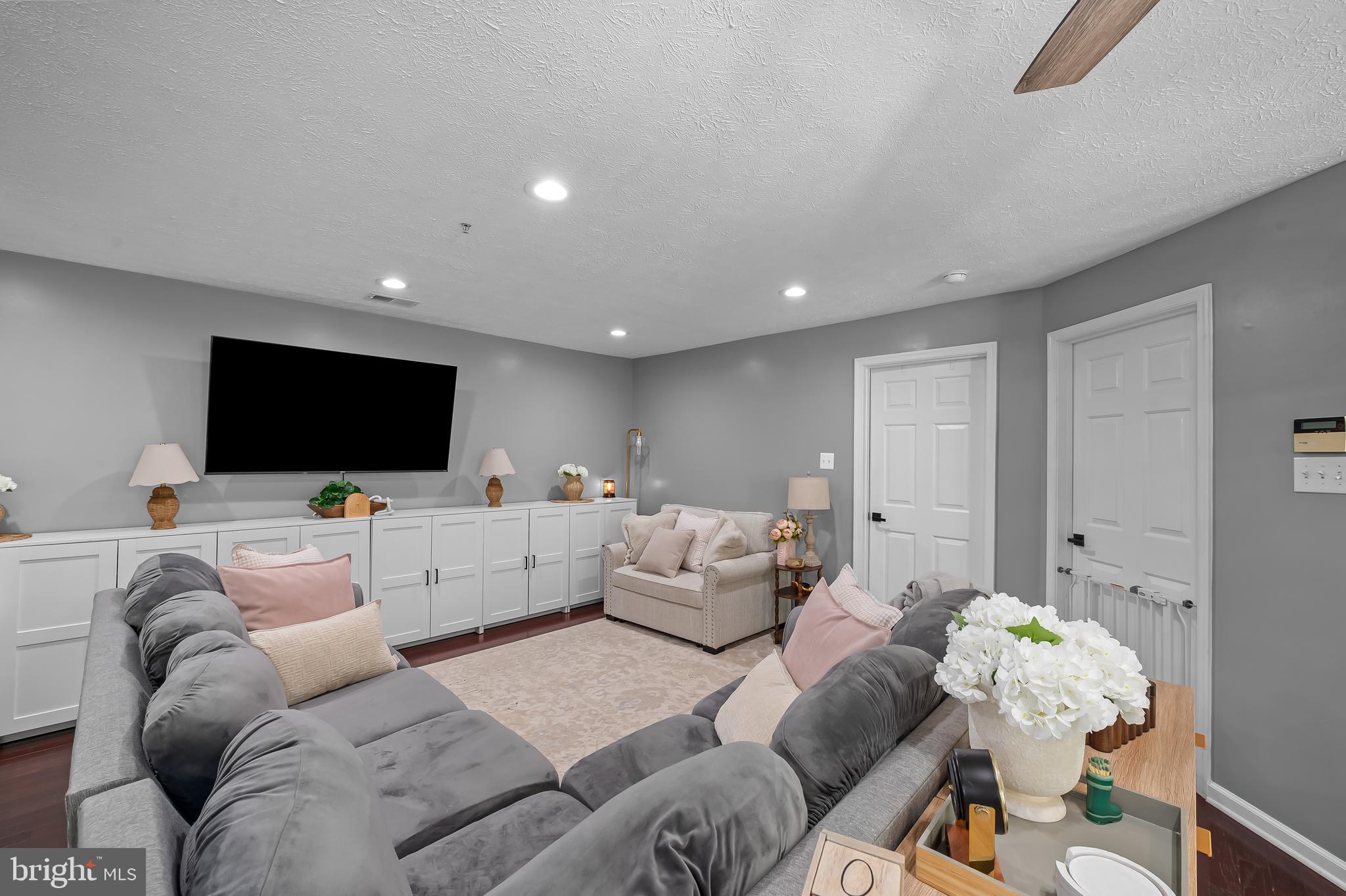 4713 Shellbark Road, Unit 4713 Owings Mills, MD 21117 - Photo 8 of 27 Living room