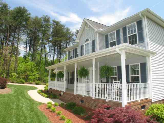 22 Wofford Road Taylors, SC 29687 - Photo 2 of 25 Gallery Image 2