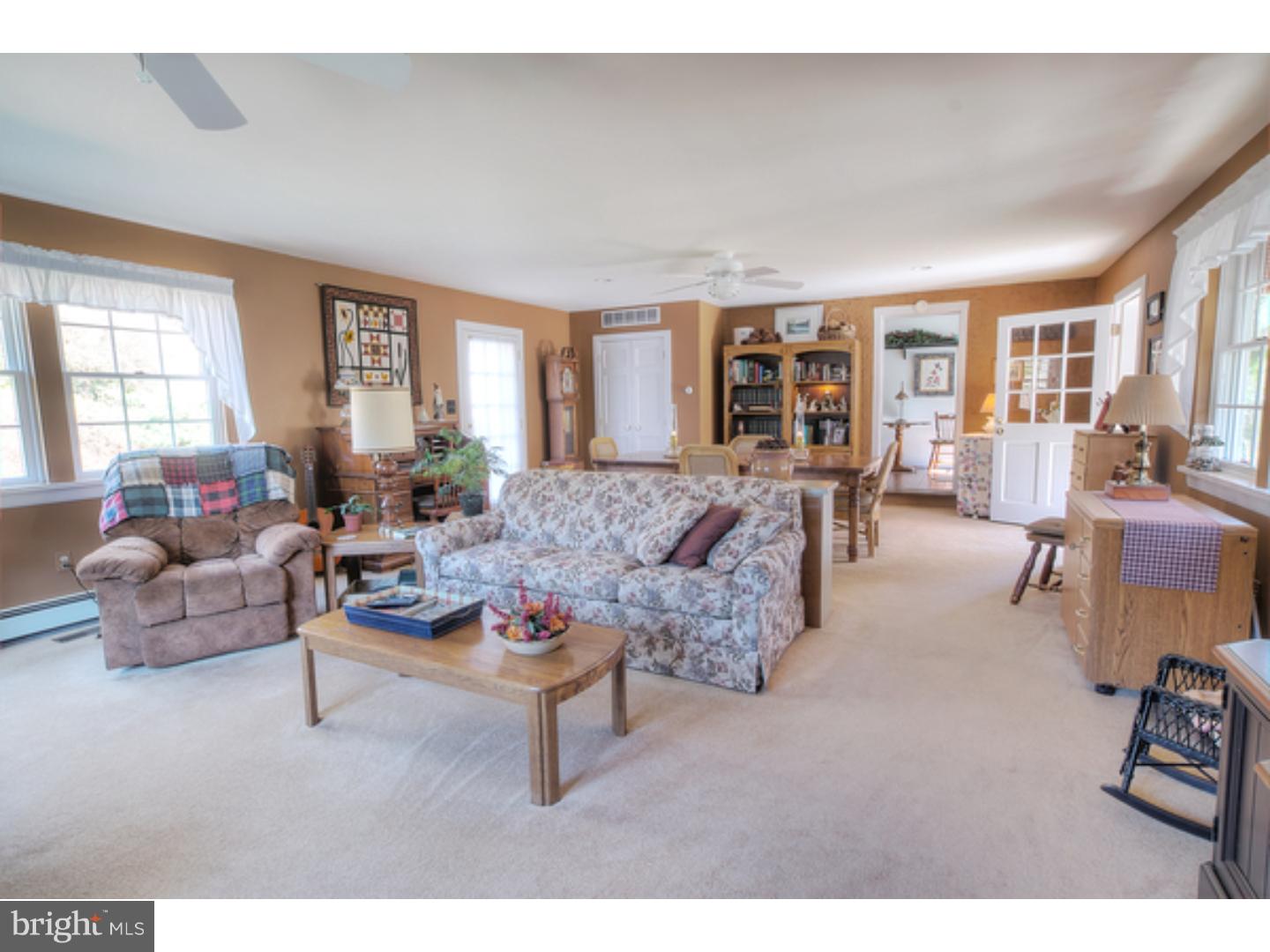1215 South Caln Road East Fallowfield, PA 19320 - Photo 3 of 25 Great Room