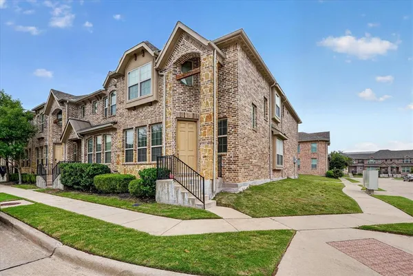 $2,495 | 897 Shelby Lane, Lewisville, TX 75056