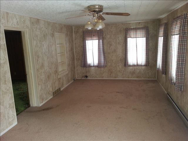 2917 North Custer Road Monroe, MI 48162 - Photo 2 of 13 Livingroom