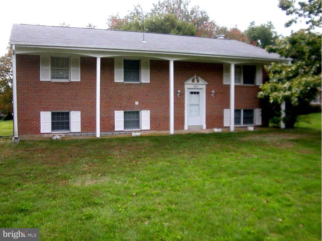 10800 Kingstead Road Damascus, MD 20872 - Photo 1 of 3 Exterior (Front)