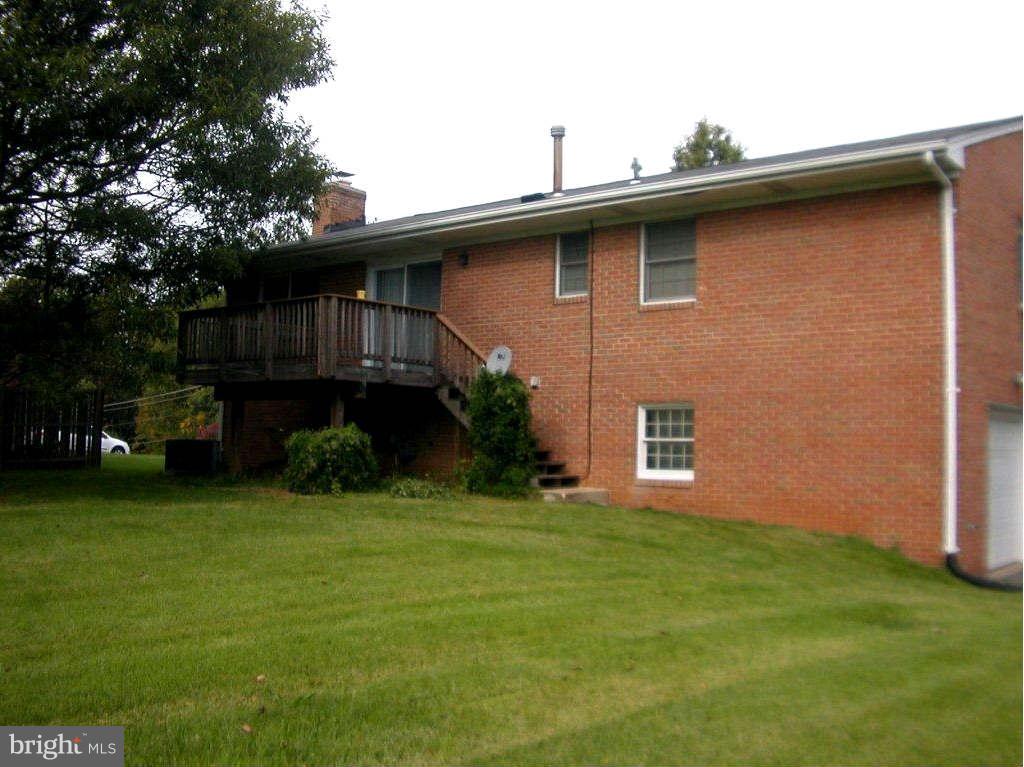 10800 Kingstead Road Damascus, MD 20872 - Photo 2 of 3 Exterior (Rear)