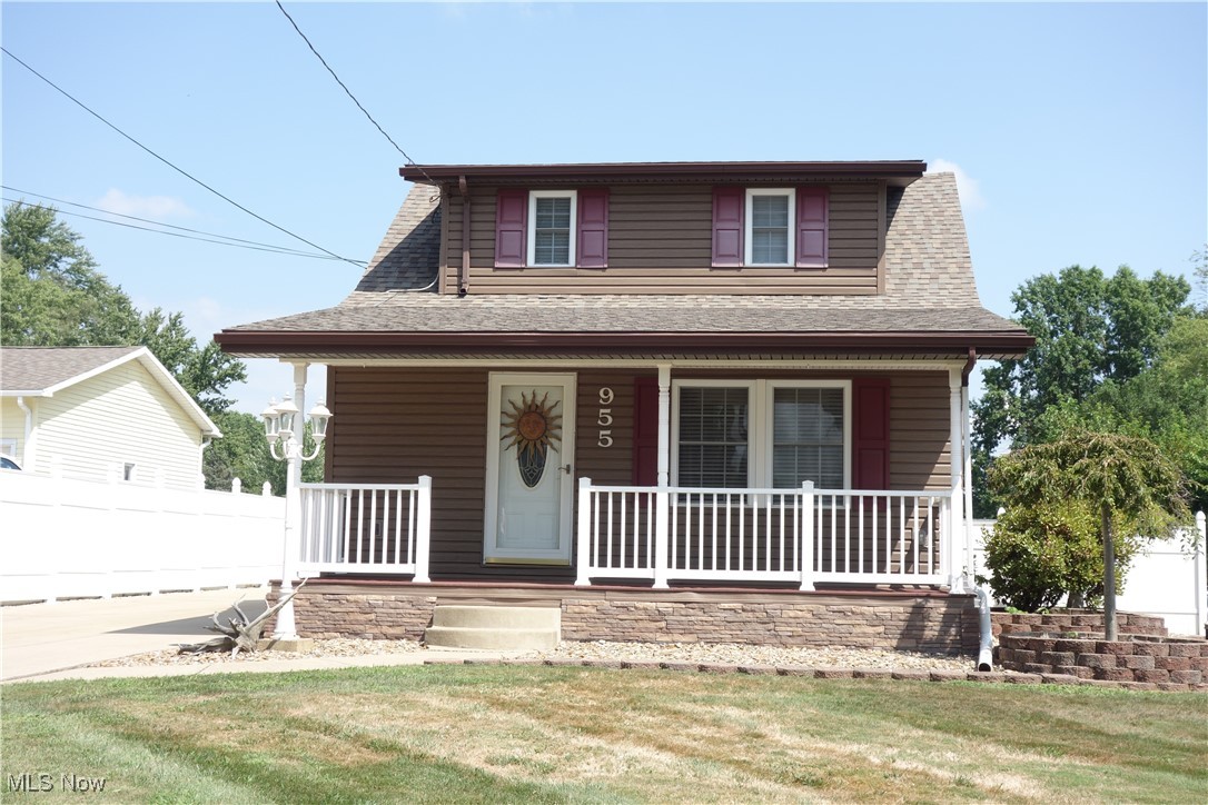 955 Center Road Clinton, OH 44216 - Photo 31 of 40 White privacy fencing is a bonus