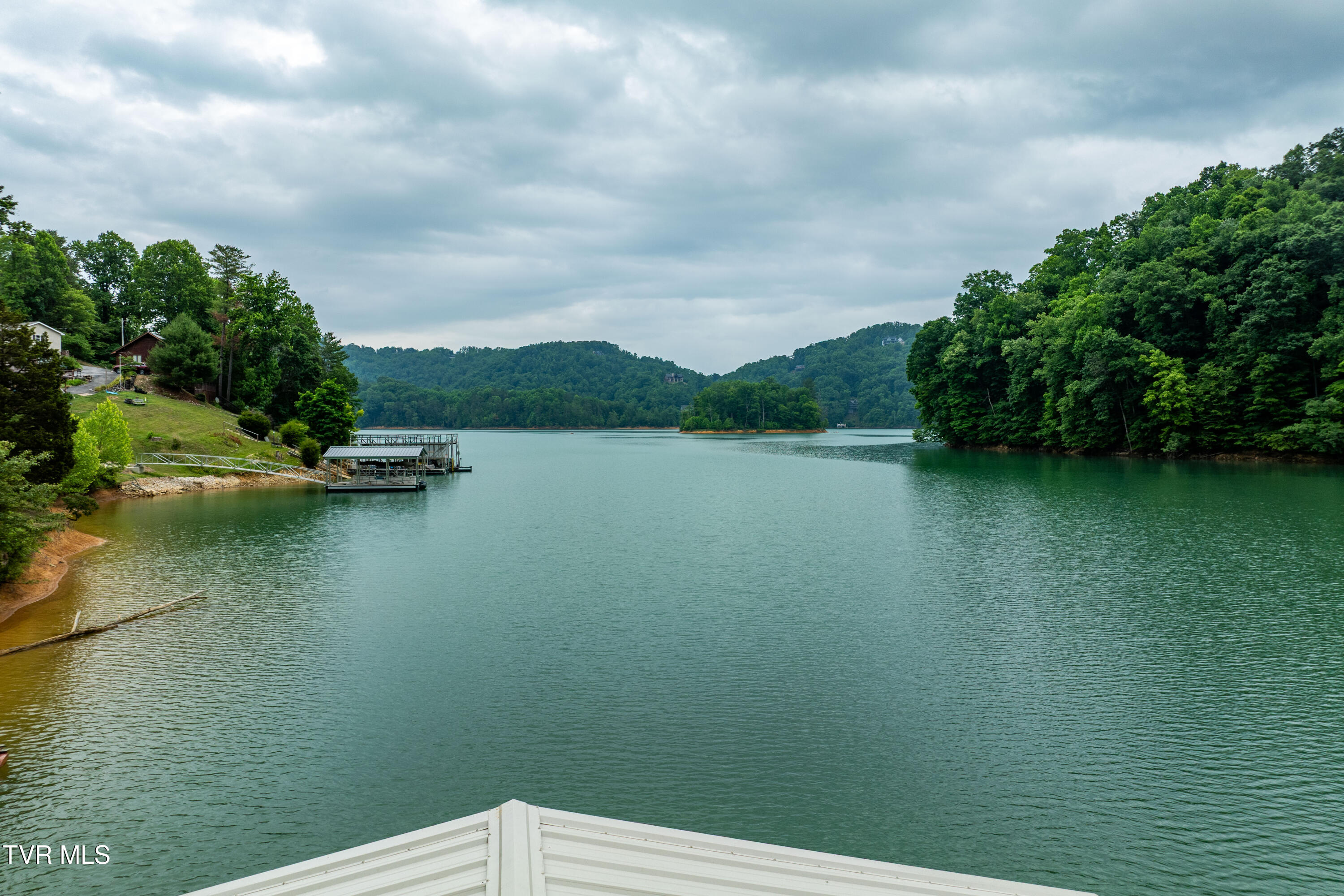 175 Lakeside Drive Butler, TN 37640 - Photo 65 of 102 175 Lakeside Dr (30 of 117)