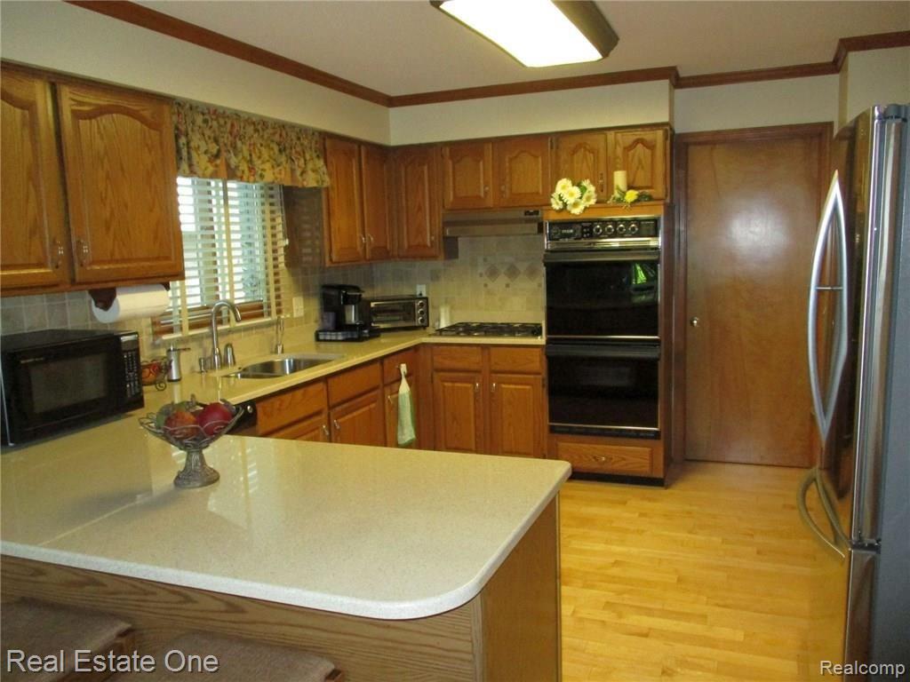 1991 Edgemont Court Rochester Hills, MI 48306 - Photo 17 of 57
