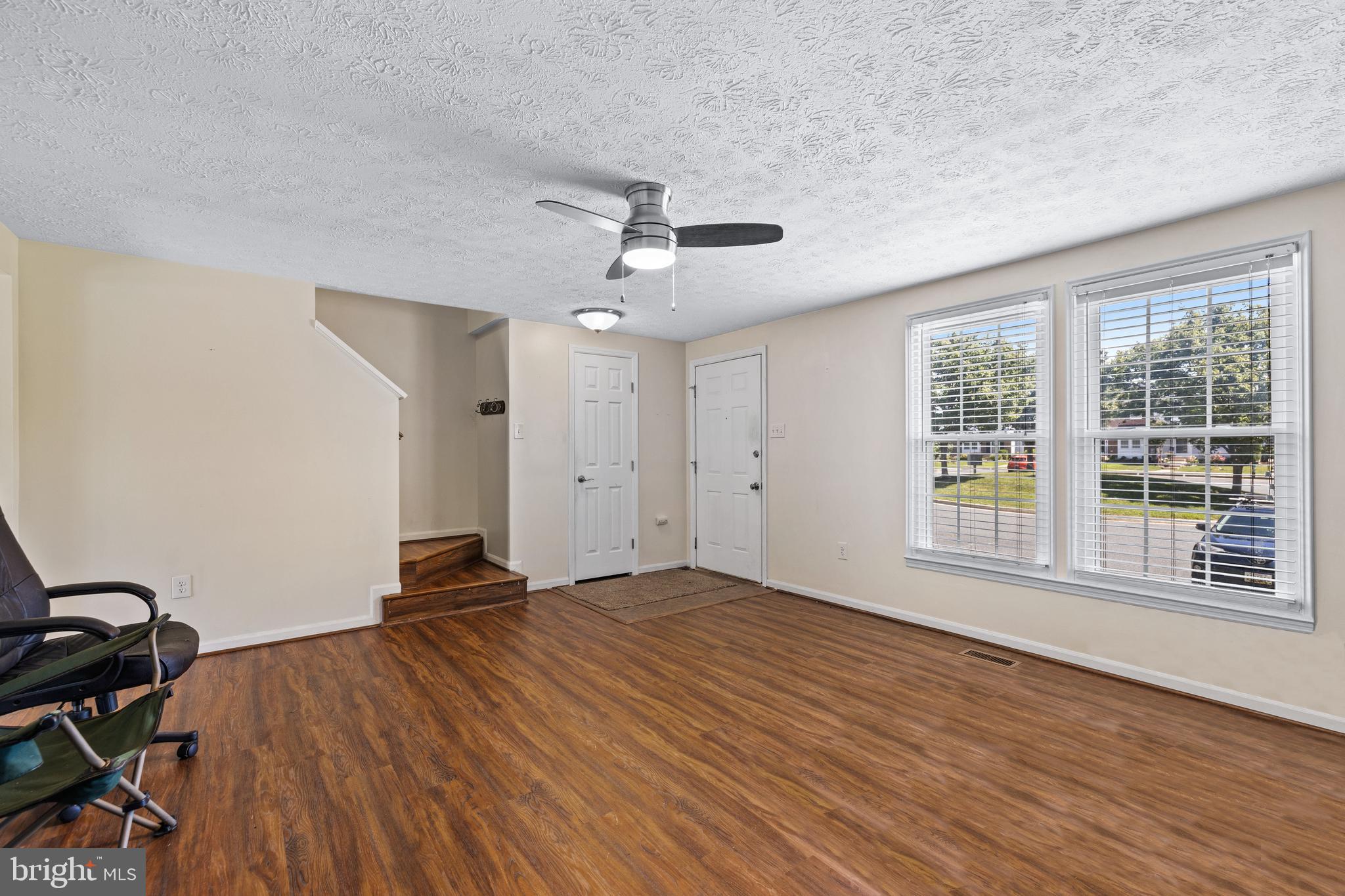 16 Turnmill Court Nottingham, MD 21236 - Photo 3 of 20 Living Room
