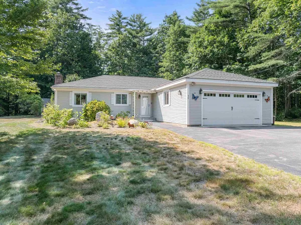 $615,000 | 10 Town House Road, New Hampton, NH 03256