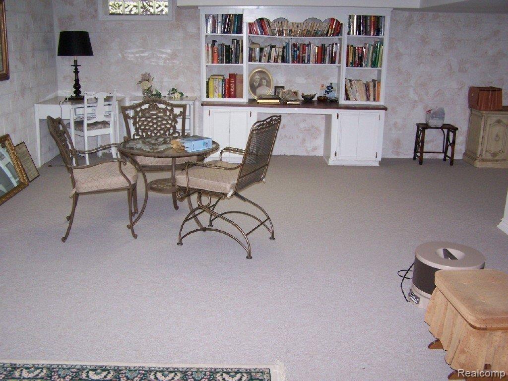 1836 East Hamlin Road Rochester, MI 48307 - Photo 15 of 25 LL Family Room