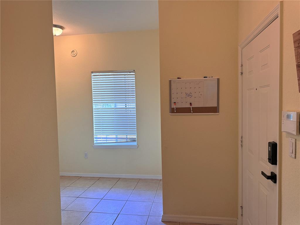 120 South Obrien Street Tampa, FL 33609 - Photo 28 of 47 a view of an empty room