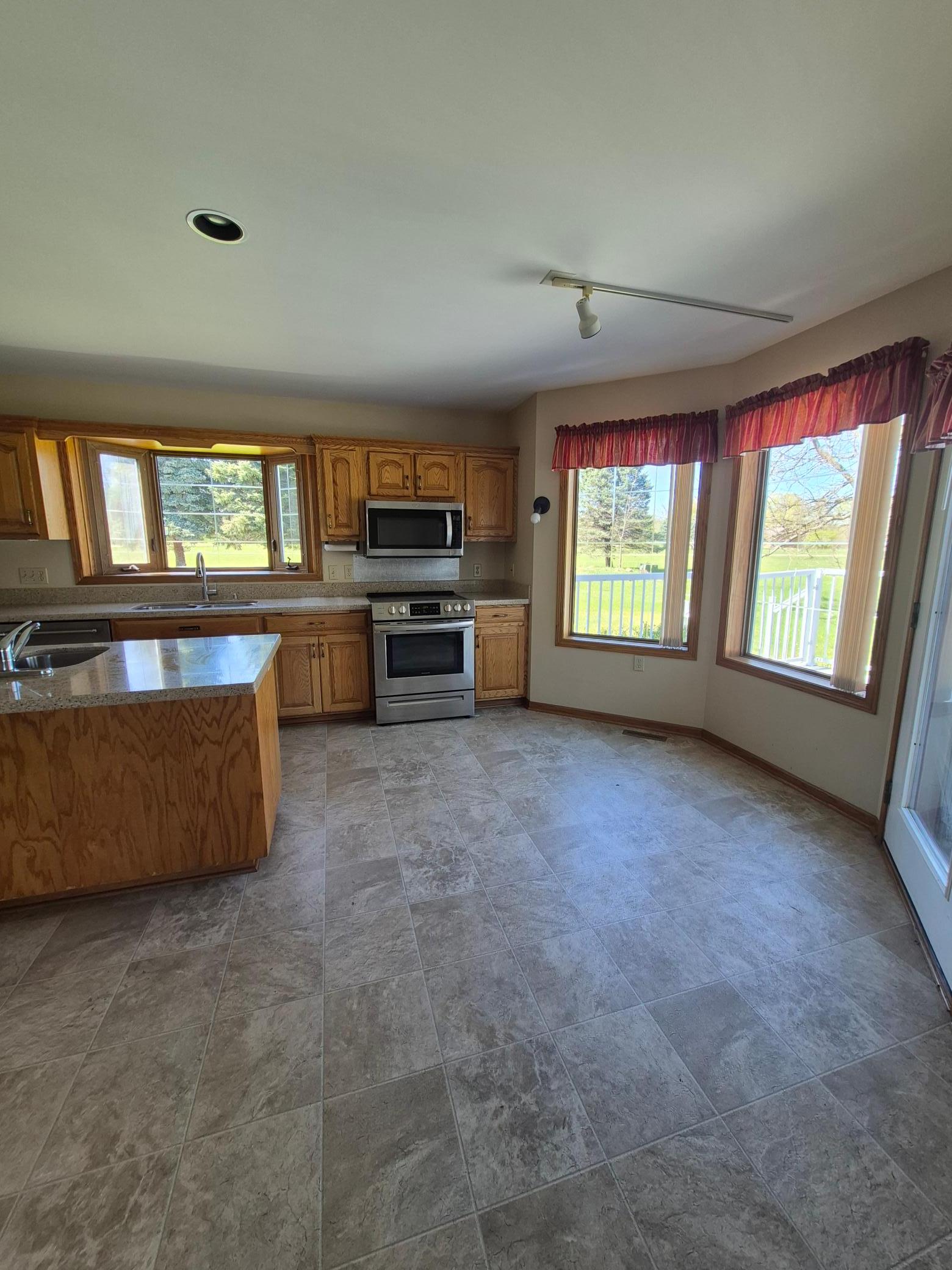 101 North Ridge Road Kenyon, MN 55946 - Photo 11 of 23