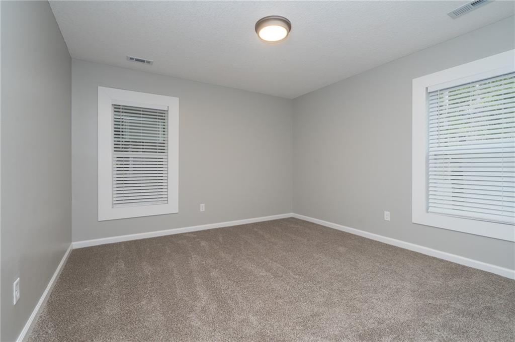 911 Ohio Street Lawrence, KS 66044 - Photo 25 of 57