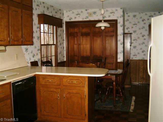 1102 McDowell Road Asheboro, NC 27205 - Photo 5 of 9 Other. Kitchen-dining