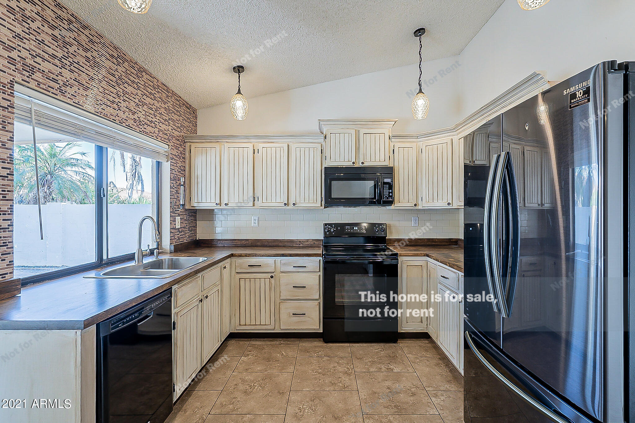 7801 West Calavar Road Peoria, AZ 85381 - Photo 8 of 32 Gallery Image 8
