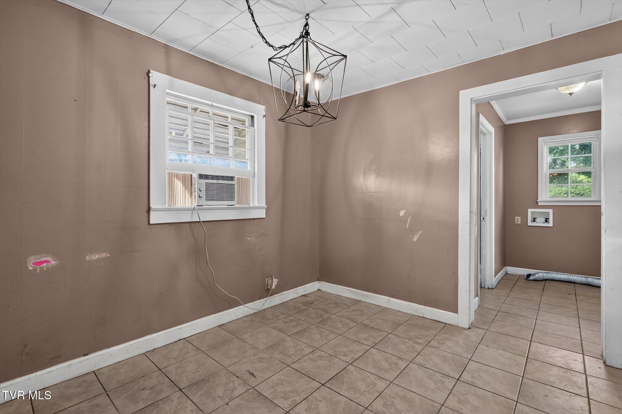 113 Ell Street Greeneville, TN 37743 - Photo 17 of 35 14-113-Ell-St-WindowStill-Photography