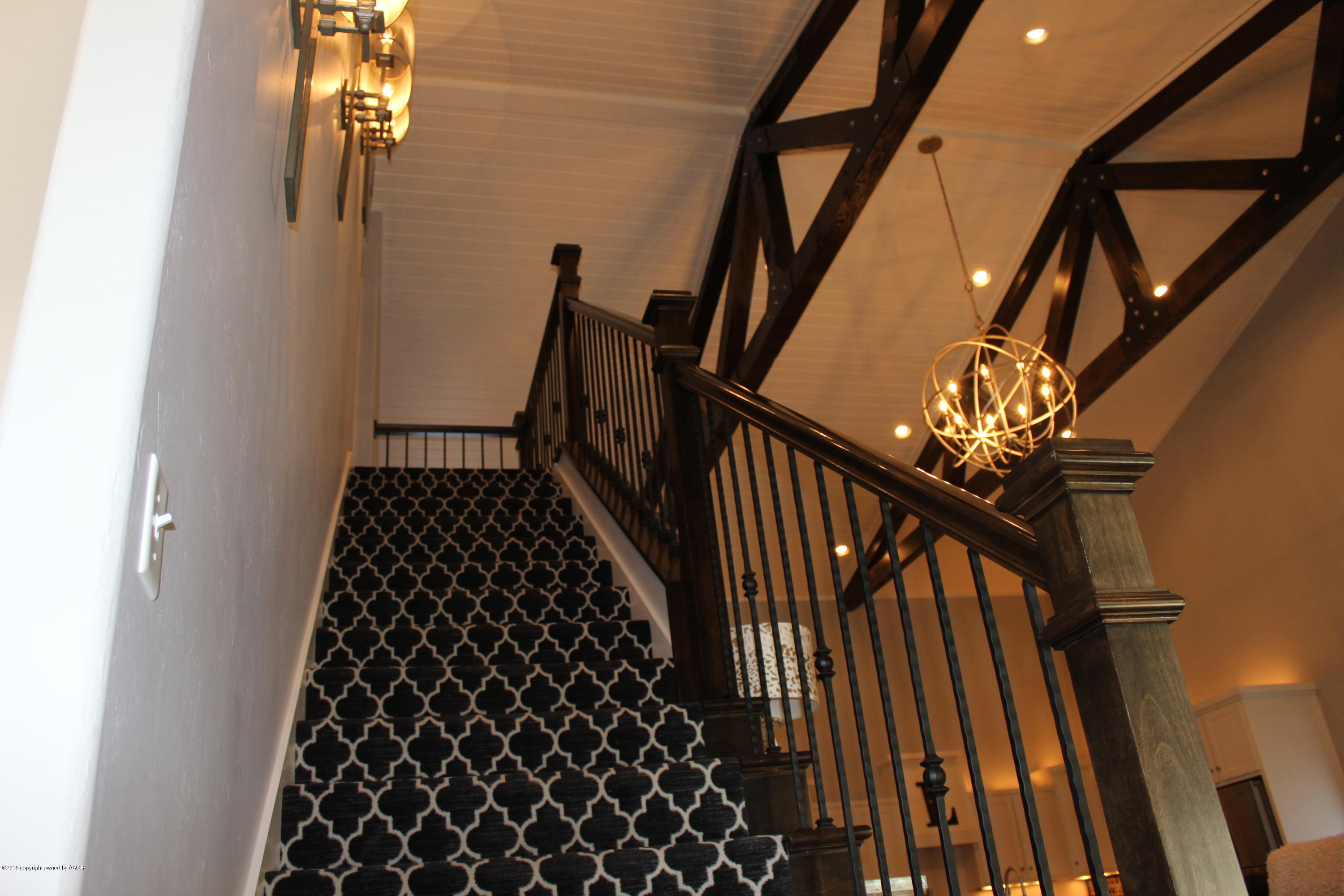 7450 Arnot Road Amarillo, TX 79119 - Photo 19 of 46 Stairway