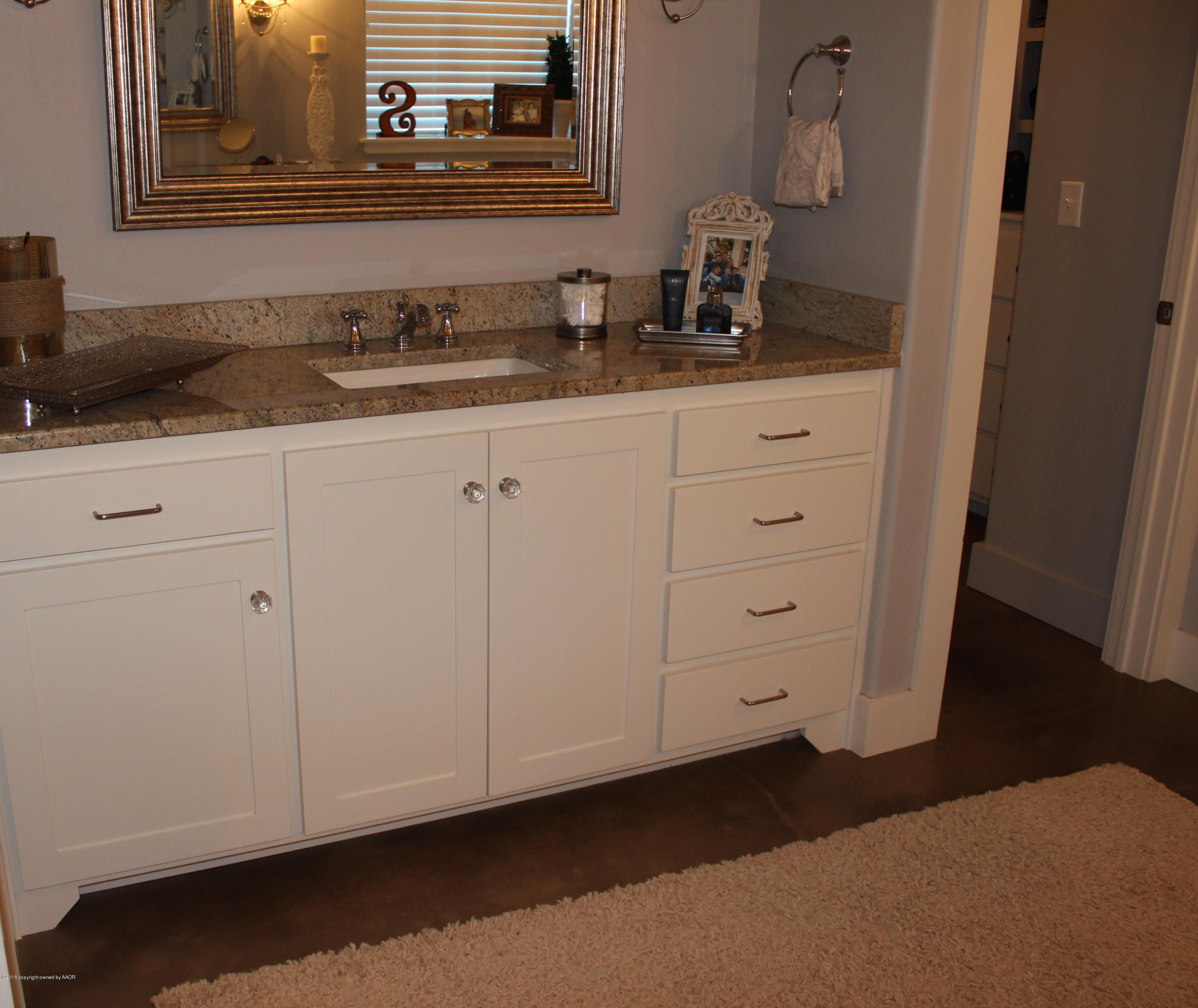 7450 Arnot Road Amarillo, TX 79119 - Photo 26 of 46 Master Bath