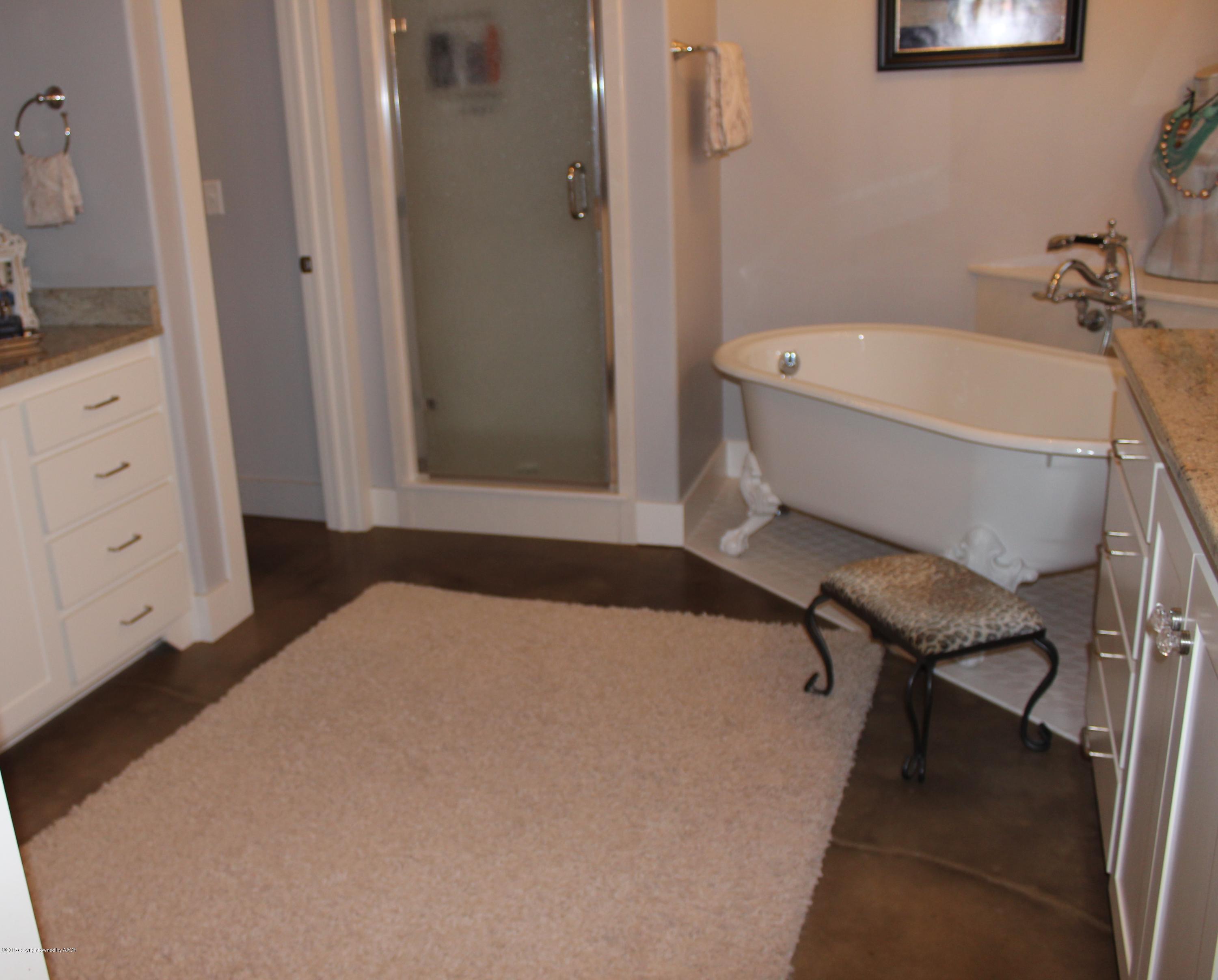 7450 Arnot Road Amarillo, TX 79119 - Photo 28 of 46 Master Bath