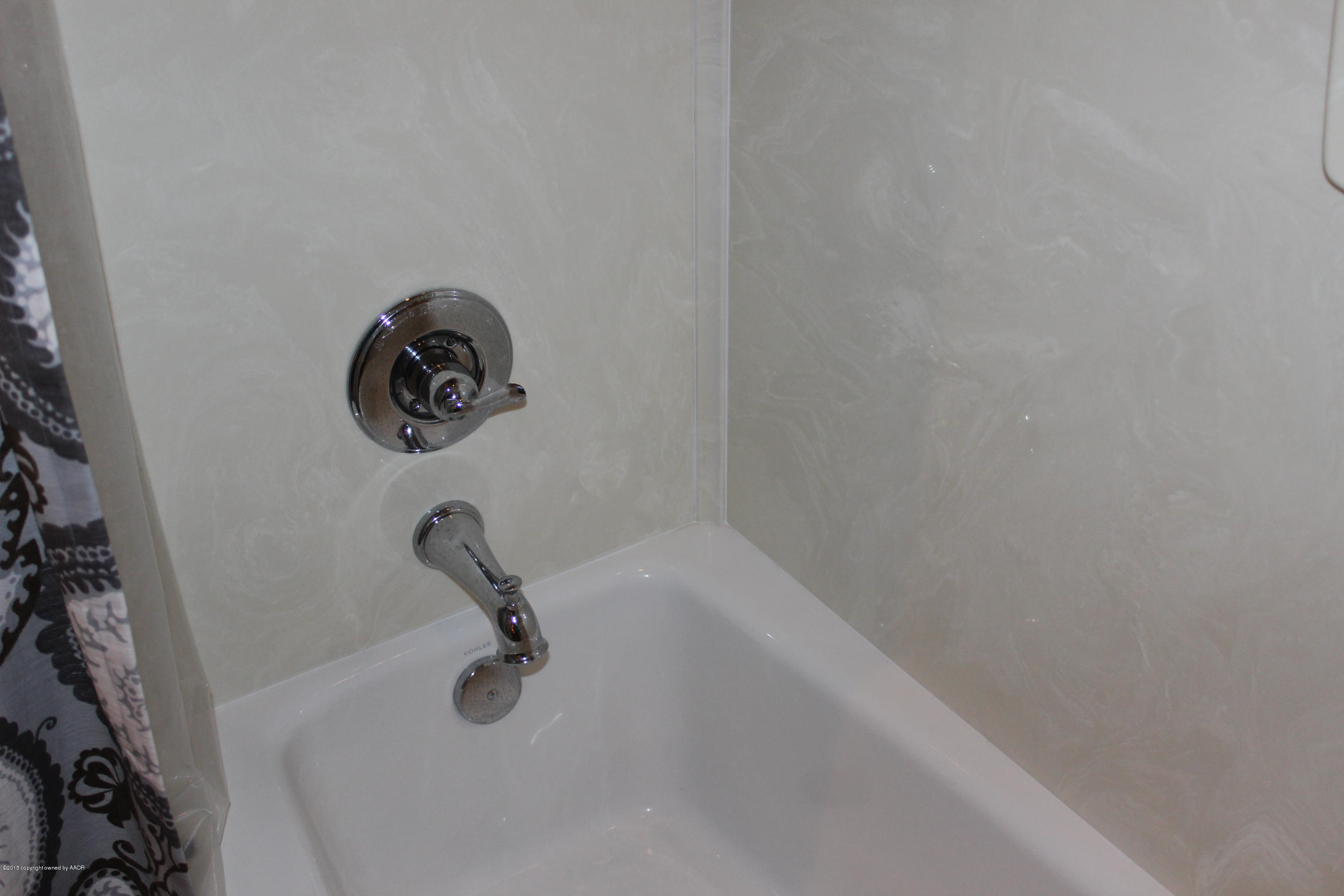 7450 Arnot Road Amarillo, TX 79119 - Photo 33 of 46 Down Stairs Bath