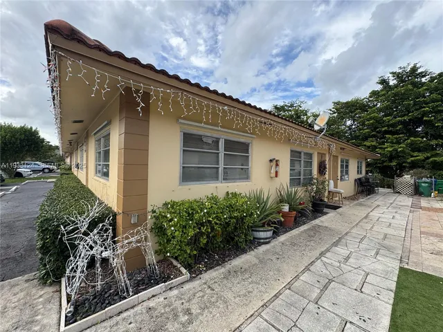 $1,900 | 7515 Northwest 44th Court, Unit 5, Coral Springs, FL 33065