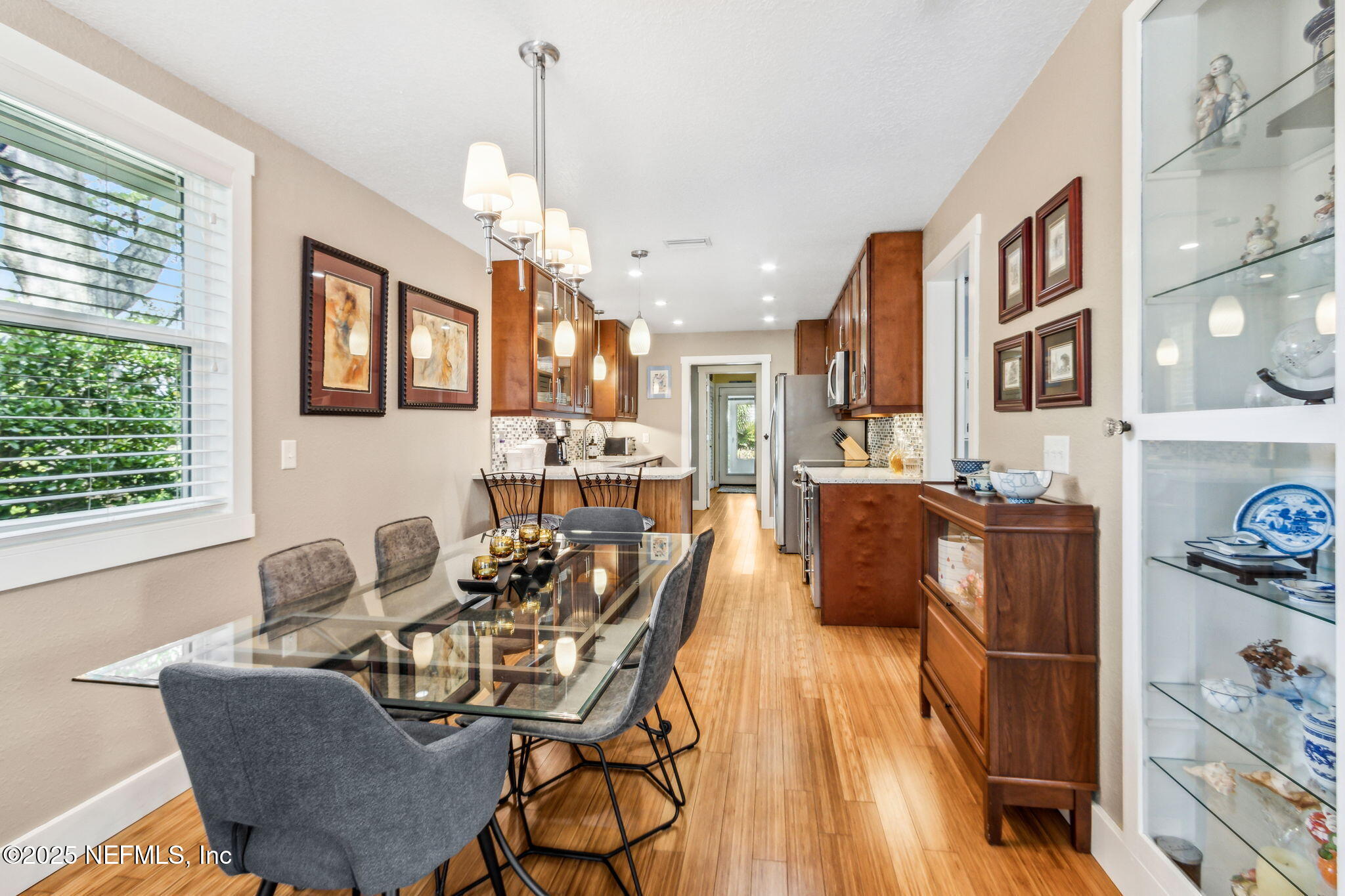 111 South 4th Street Fernandina Beach, FL 32034 - Photo 11 of 37 a dining room with furniture and window