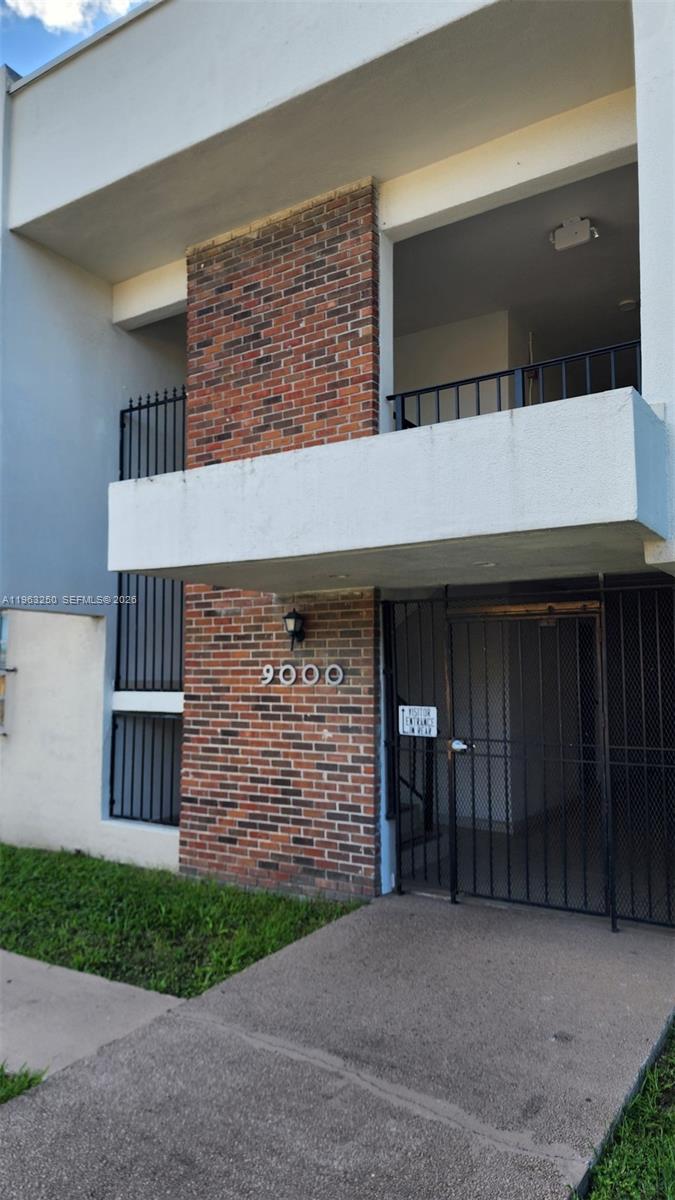 9000 Southwest 24th Street, Unit 14C Miami, FL 33165 - Photo 18 of 27 East Side Entry