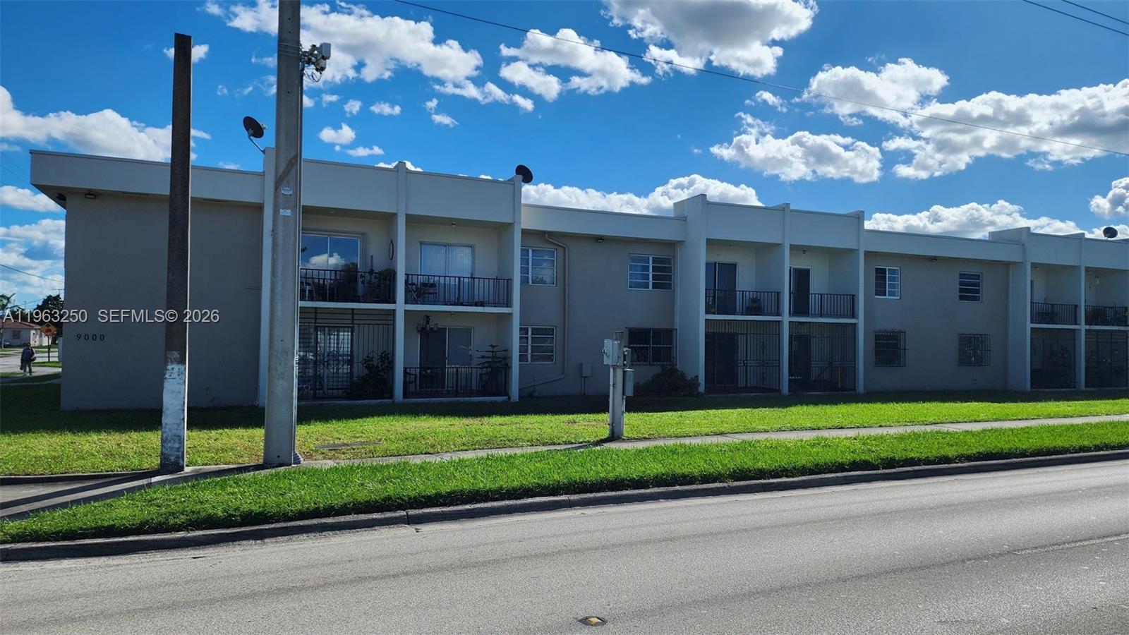 9000 Southwest 24th Street, Unit 14C Miami, FL 33165 - Photo 2 of 27 Coral Way Bldg View