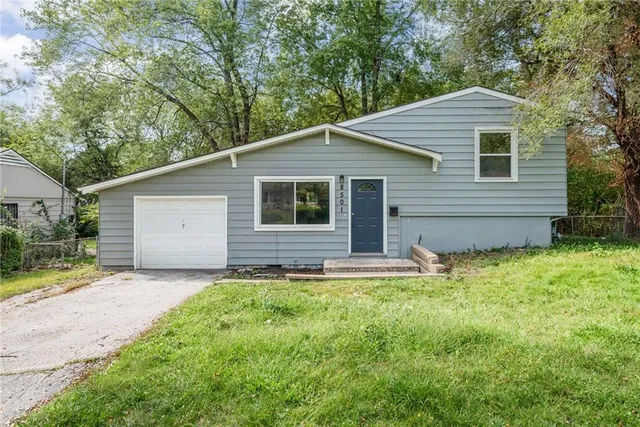 $165,000 | 8501 East 111 Street, Kansas City, MO 64134