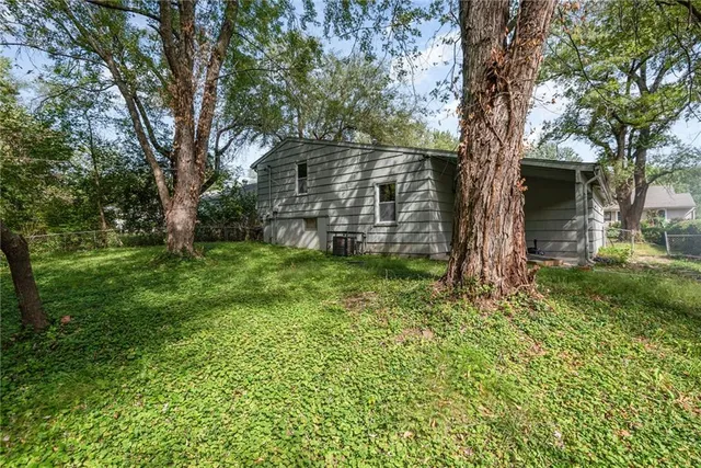 $165,000 | 8501 East 111 Street, Kansas City, MO 64134