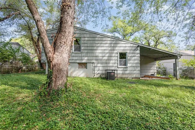 $165,000 | 8501 East 111 Street, Kansas City, MO 64134