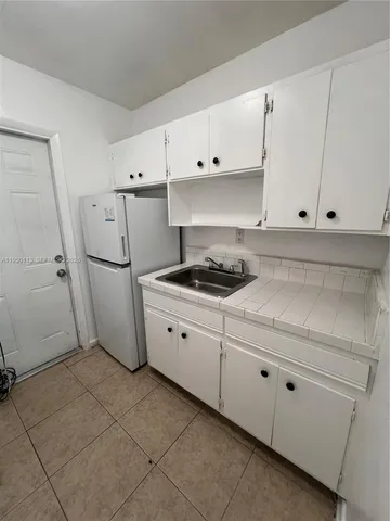 $1,200 | 1946 Northeast 167th Street, Unit 3A, North Miami Beach, FL 33162