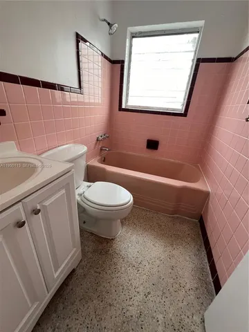 $1,200 | 1946 Northeast 167th Street, Unit 3A, North Miami Beach, FL 33162