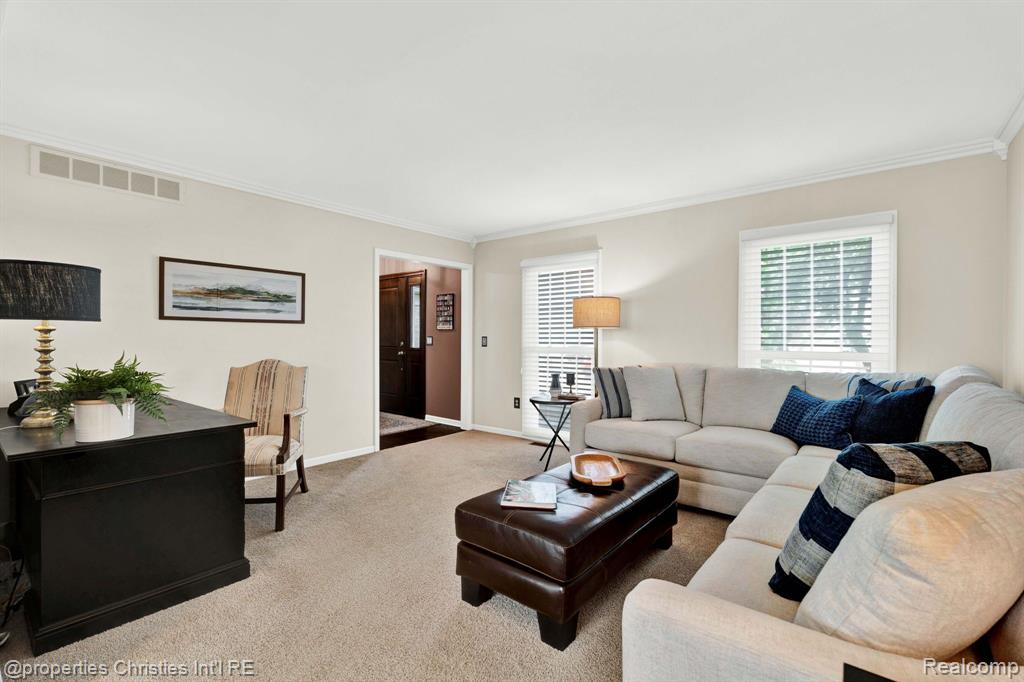 3198 Courtfield Drive Rochester Hills, MI 48309 - Photo 10 of 53