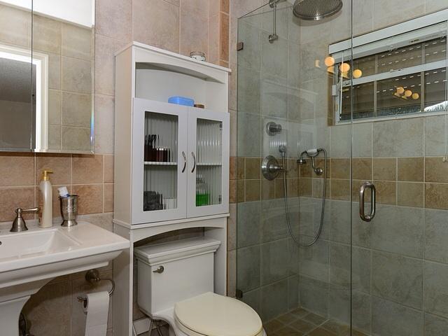10550 Bexley Boulevard Boca Raton, FL 33428 - Photo 14 of 25 Bathroom