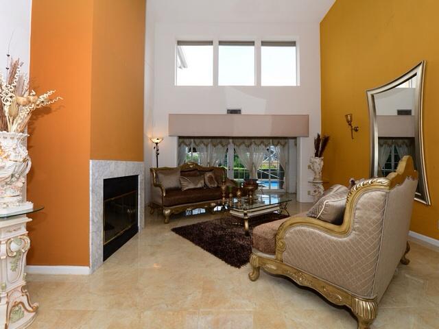 10550 Bexley Boulevard Boca Raton, FL 33428 - Photo 3 of 25 Living Room