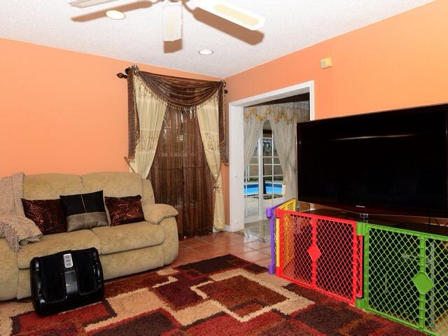 10550 Bexley Boulevard Boca Raton, FL 33428 - Photo 6 of 25 Family Room