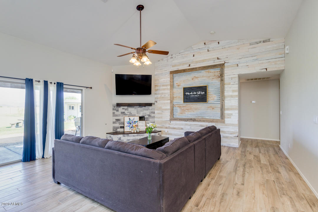 8807 South Dean Road Buckeye, AZ 85326 - Photo 5 of 35 09-Dean
