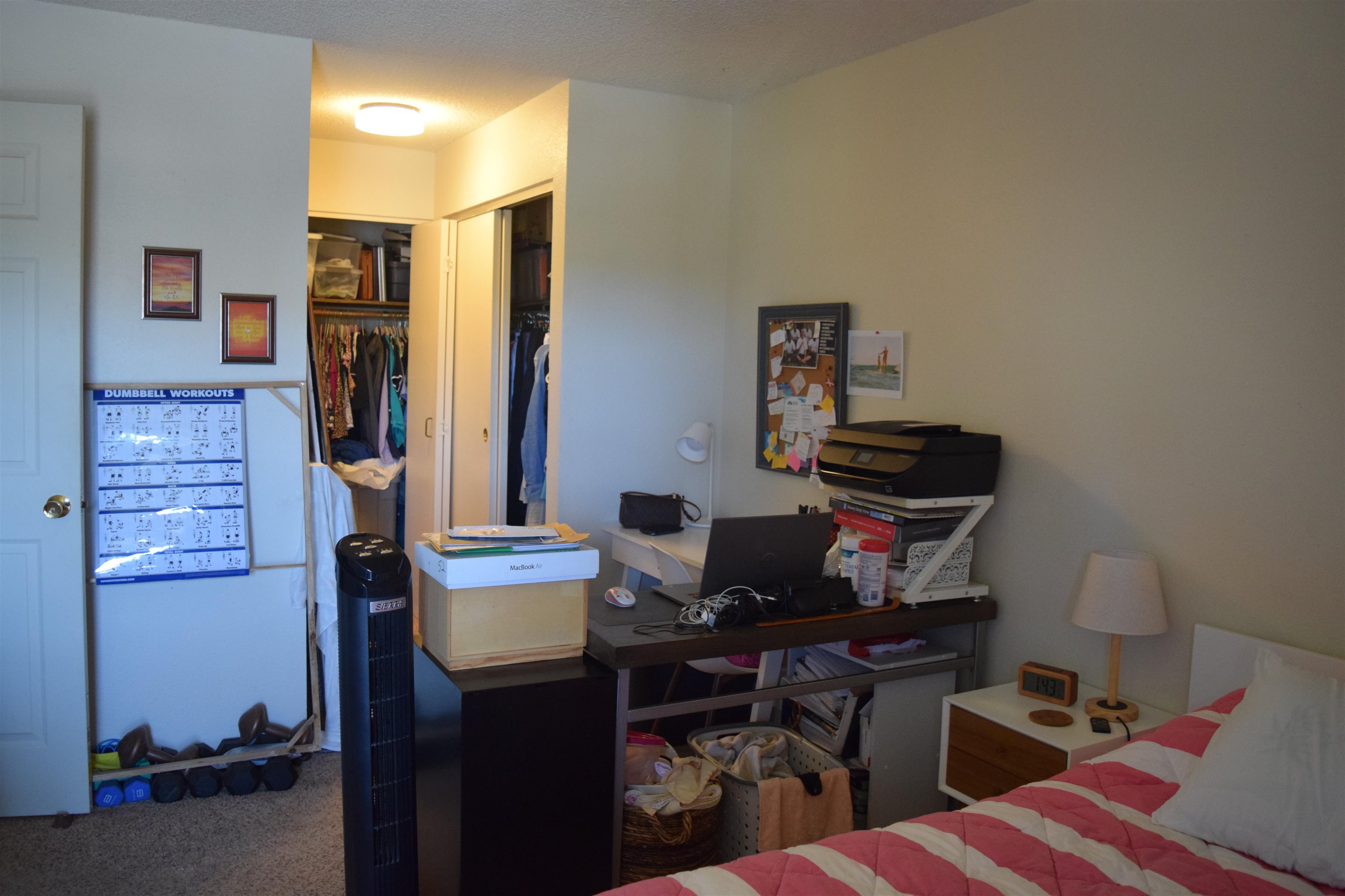 140 Uwapo Road, Unit 41203 Kihei, HI 96753 - Photo 14 of 17 a room with furniture and a window