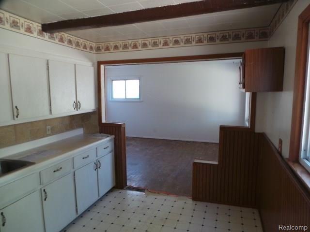 22335 Wick Road Taylor, MI 48180 - Photo 18 of 22 261-728730 Kitchen (3).jpg