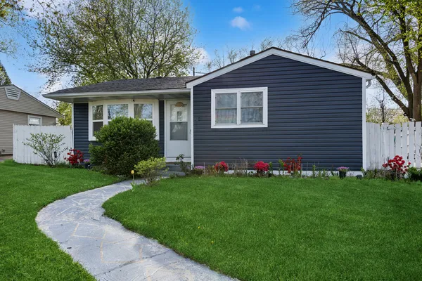 $290,000 | 80 Birch Street, Carpentersville, IL 60110