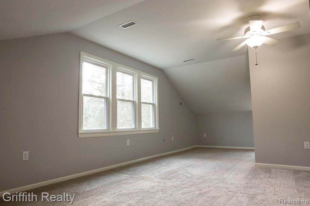 10125 Crouse Road Hartland, MI 48353 - Photo 16 of 35 Large master suite