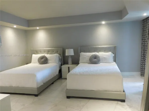 $3,150 | 5401 Collins Avenue, Unit 526, Miami Beach, FL 33140