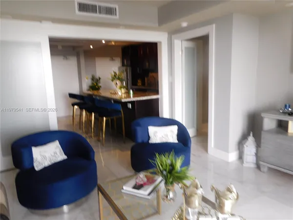 $3,150 | 5401 Collins Avenue, Unit 526, Miami Beach, FL 33140