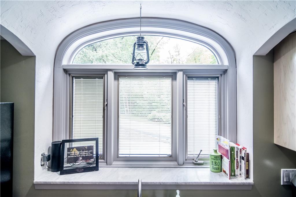 250 Drake Road Bethel Park, PA 15102 - Photo 3 of 20 Gallery Image 3
