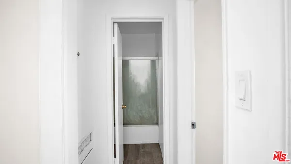 $2,000 | 1423 Martin Luther King Jr Avenue, Unit 3, Long Beach, CA 90813