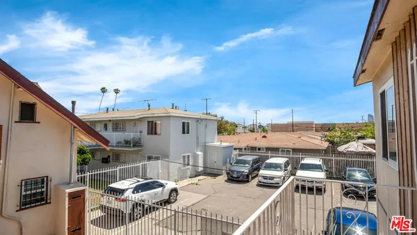 $2,000 | 1423 Martin Luther King Jr Avenue, Unit 3, Long Beach, CA 90813