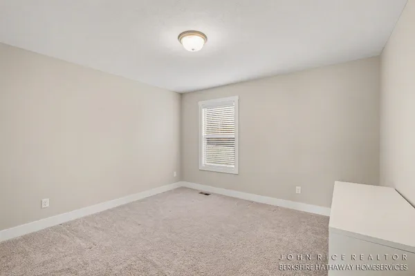 $525,000 | 1584 Wales Road Southeast, Lowell, MI 49331