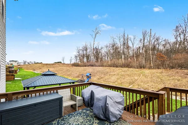 $525,000 | 1584 Wales Road Southeast, Lowell, MI 49331