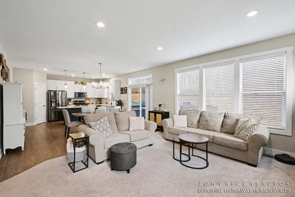 $525,000 | 1584 Wales Road Southeast, Lowell, MI 49331