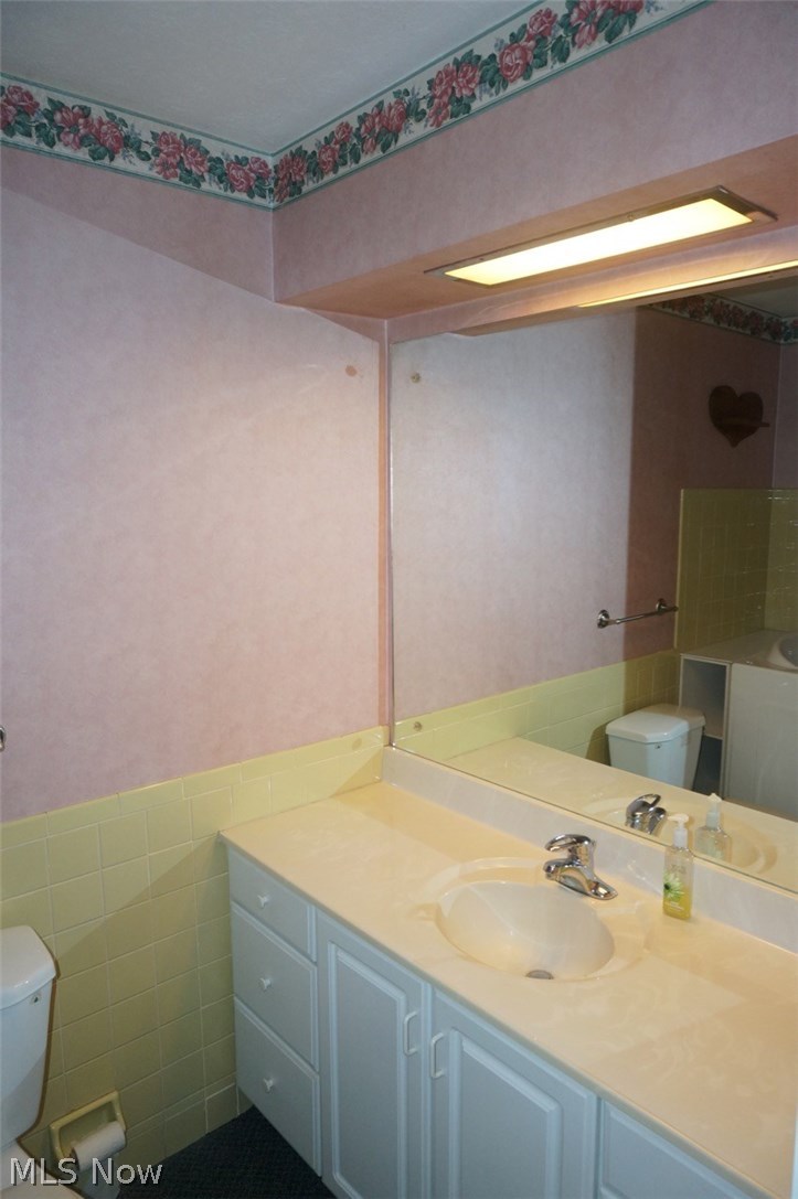 1087 Broadmoor Road Macedonia, OH 44056 - Photo 21 of 35 The second bathroom off of the main hall opposite the bedroom is...